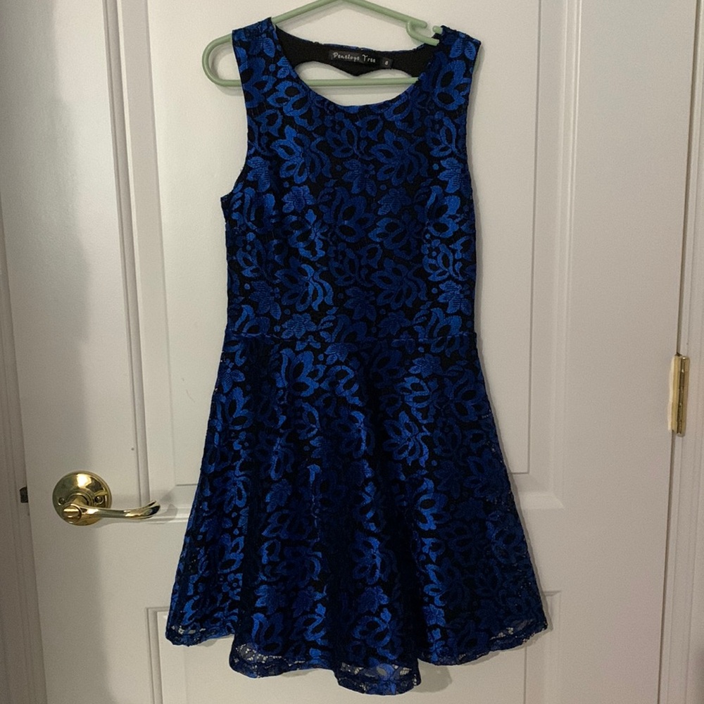 Penelope tree size 8 black and royal blue flower dress